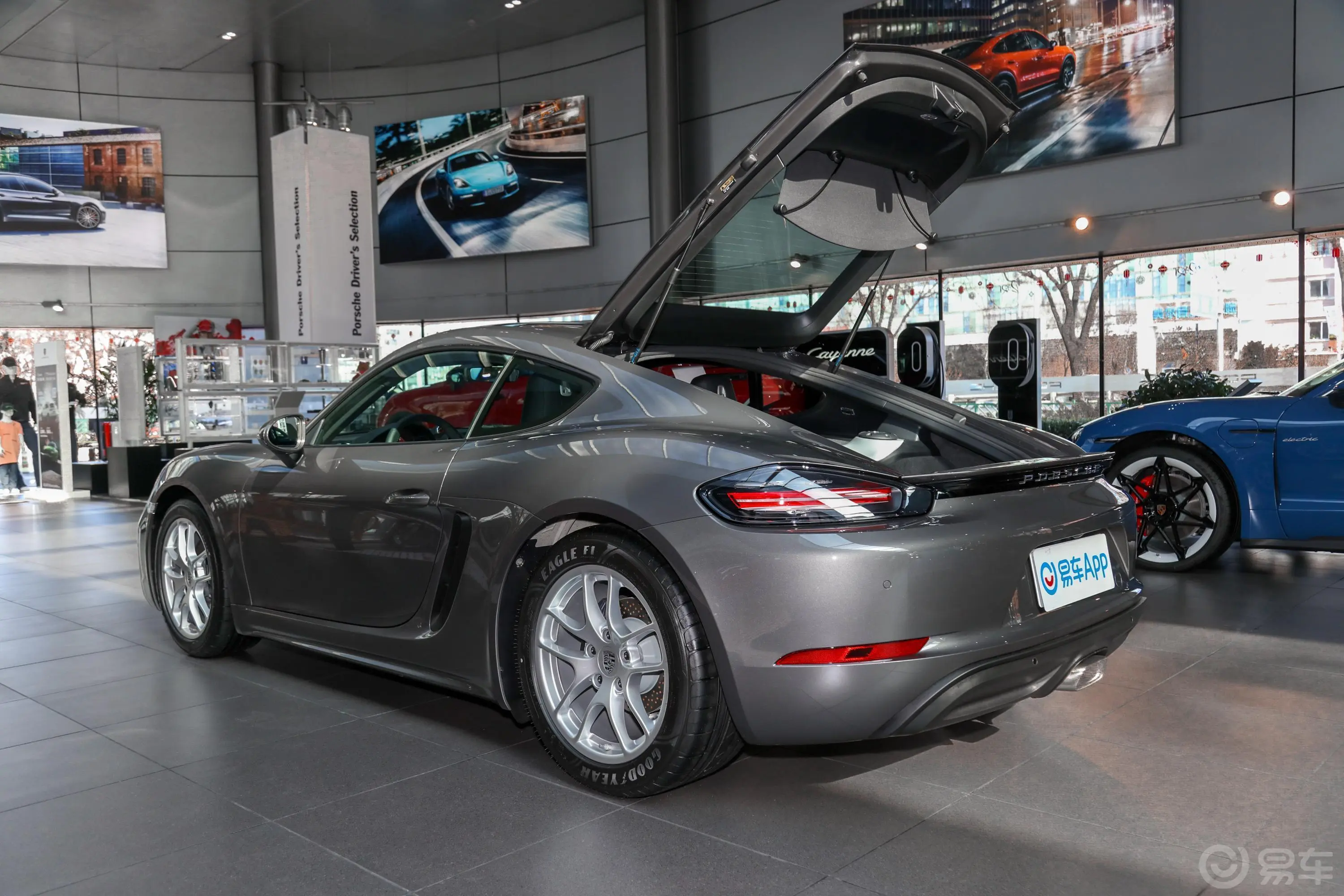 保时捷718Cayman 2.0T空间