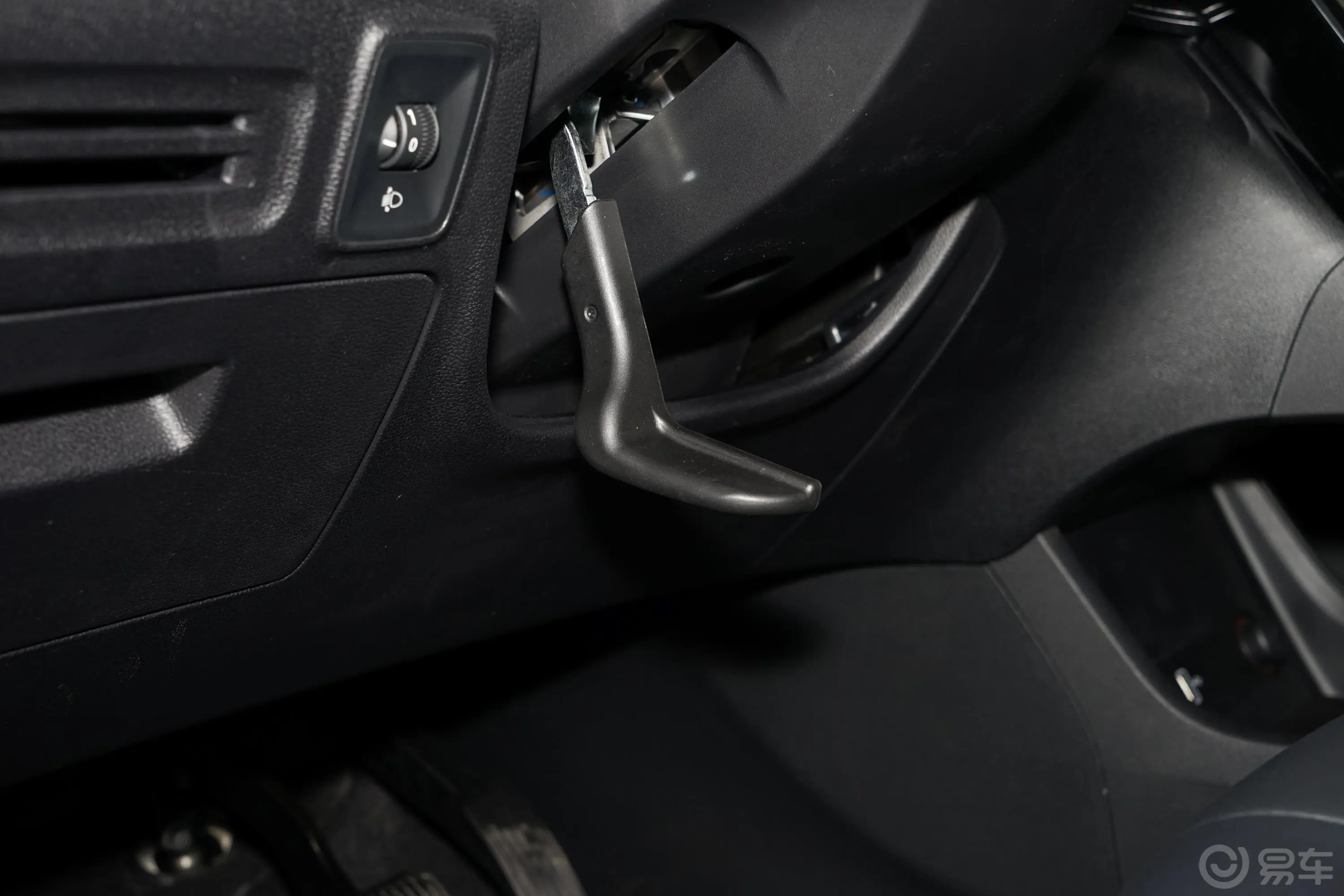 荣威RX5 MAXSupreme系列 1.5T 手自一体 两驱 豪华座舱版方向盘调节