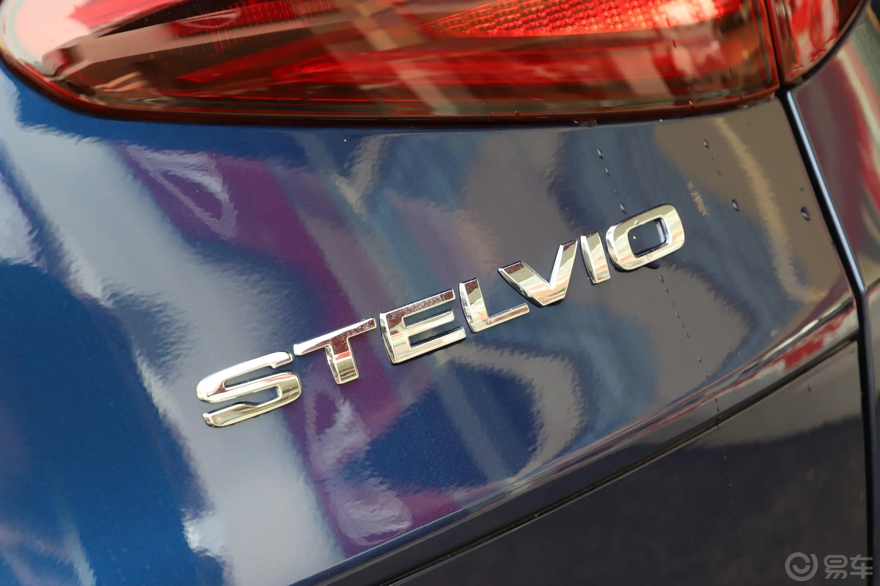 Stelvio斯坦维2.0T 豪华版外观