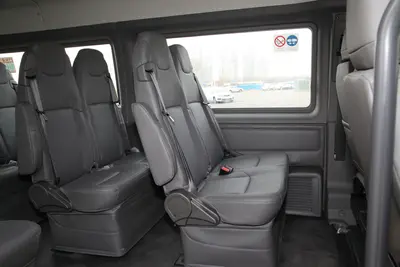2021款 新世代全顺 Pro 2.2T AMT 长轴中顶 豪华版客车(包) 15座 柴油 国VI空间