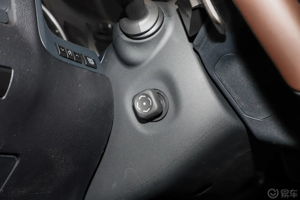 雷克萨斯RX改款 300 舒适版方向盘调节