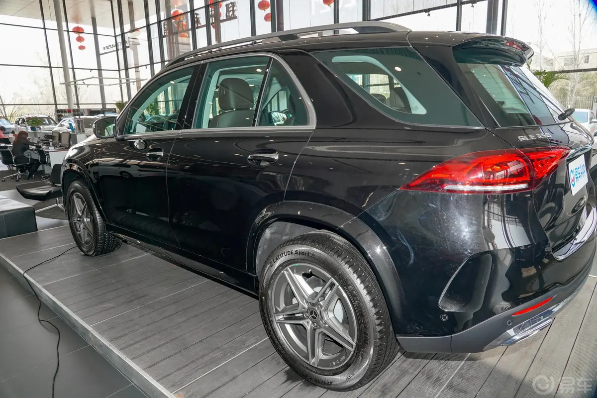 奔驰GLEGLE 350 4MATIC 豪华型外观