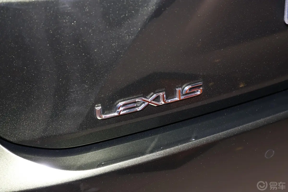 雷克萨斯RX改款 300 典雅版外观