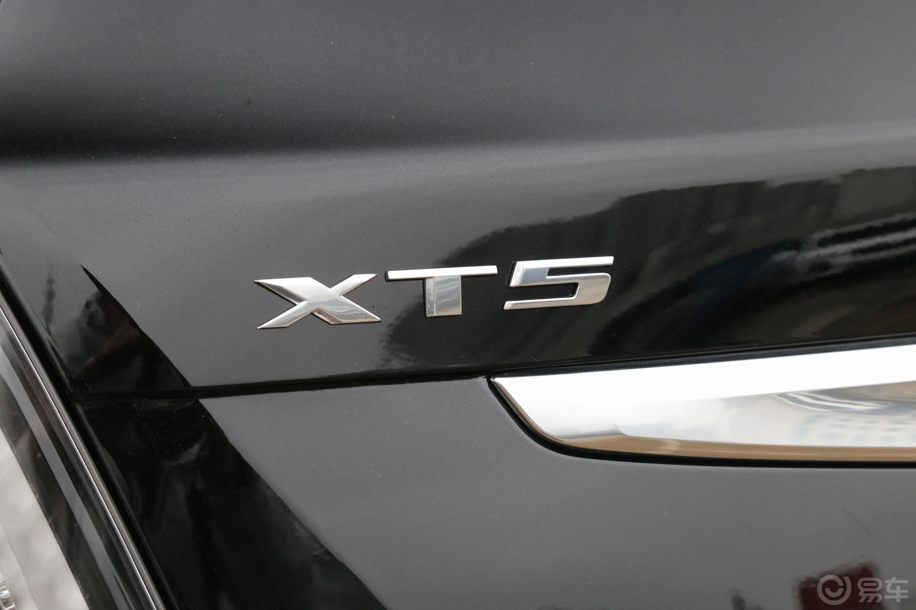 凯迪拉克XT5轻混 2.0T 四驱铂金型外观