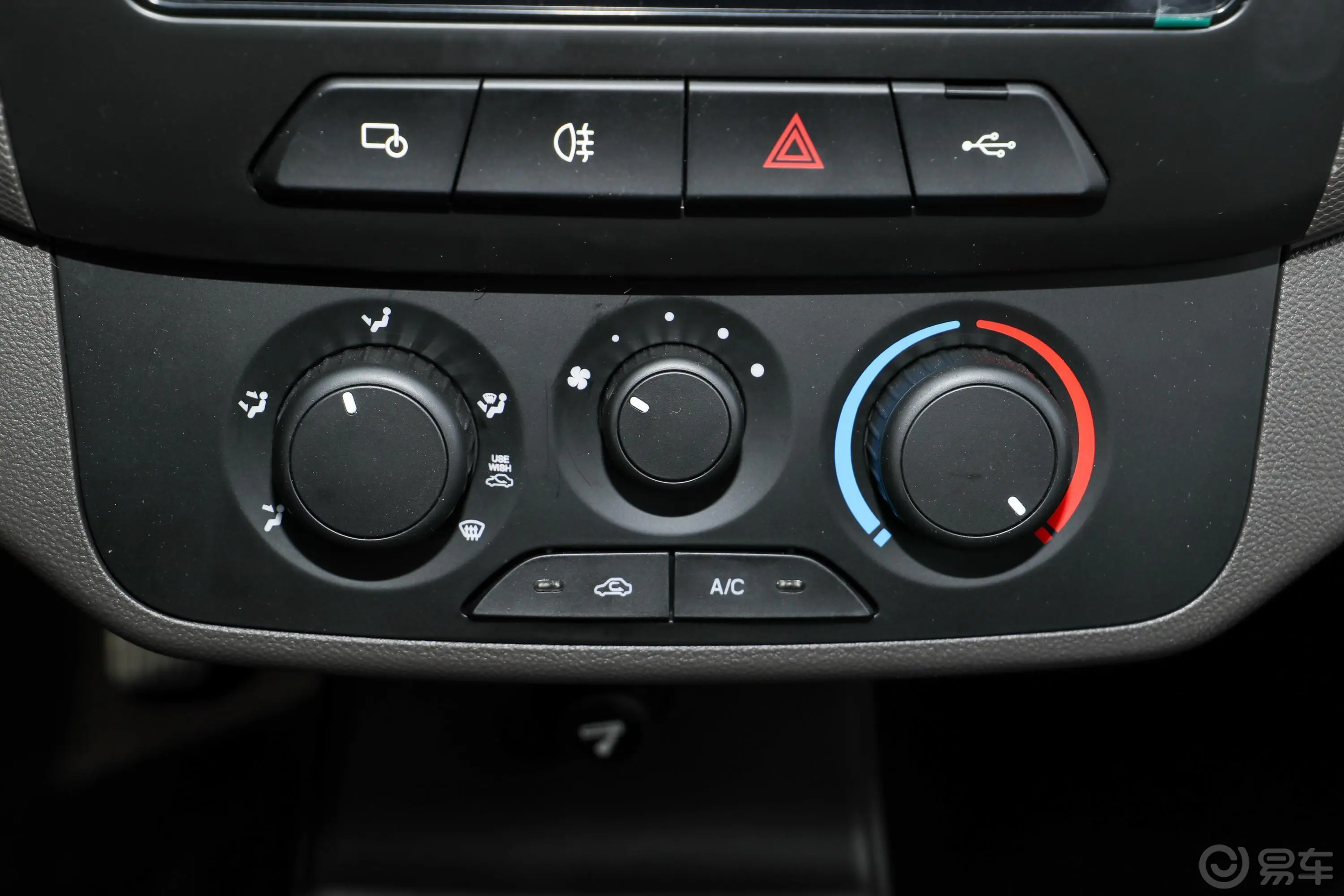 五菱荣光新卡汽车下乡版 1.8L 手动单排标准型空调