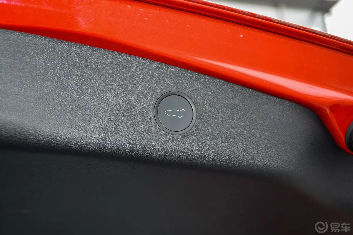 Model 3标准续航后驱升级版电动尾门按键（手动扶手）