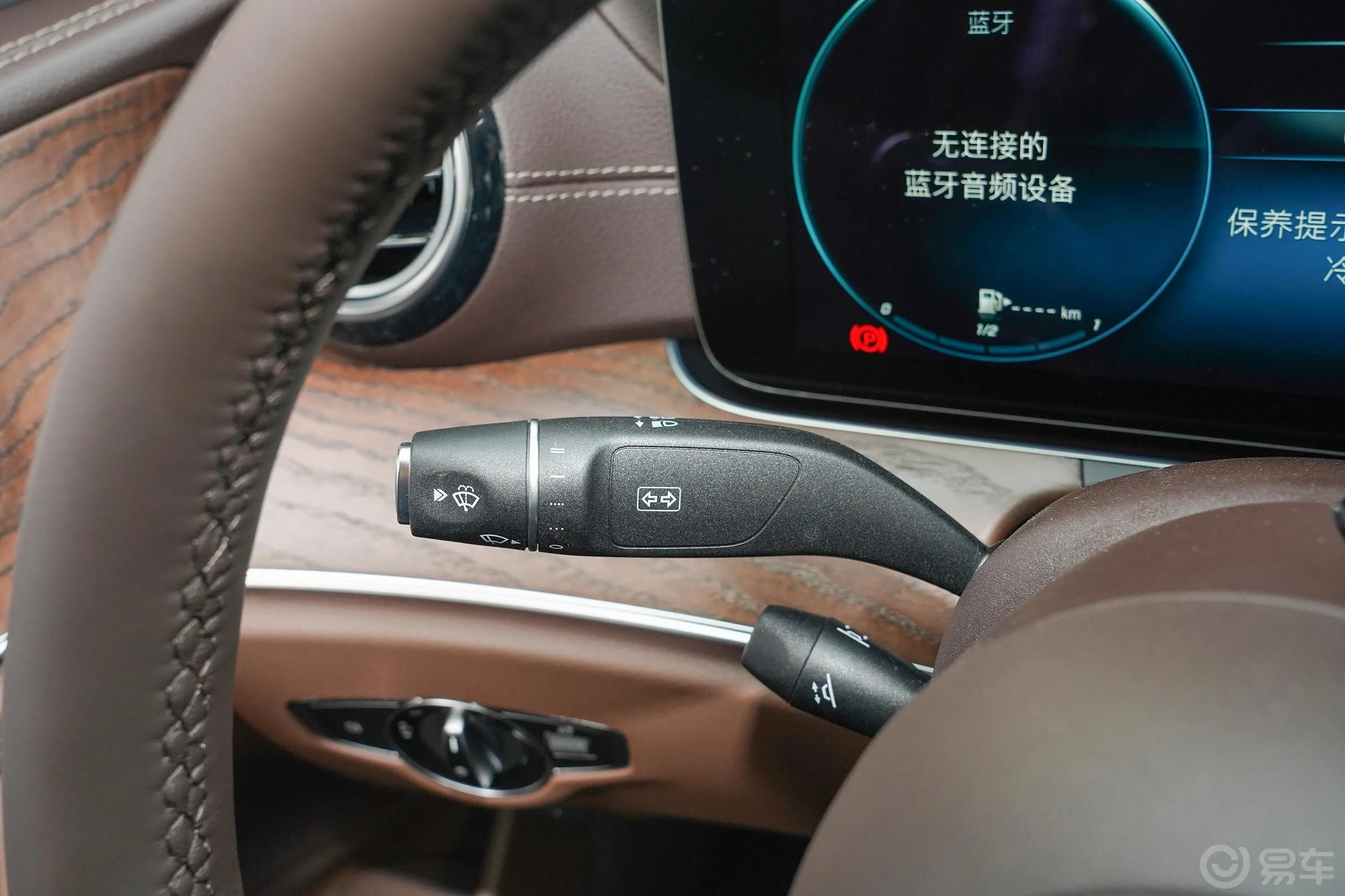 奔驰E级改款 E 300 L 豪华型内饰