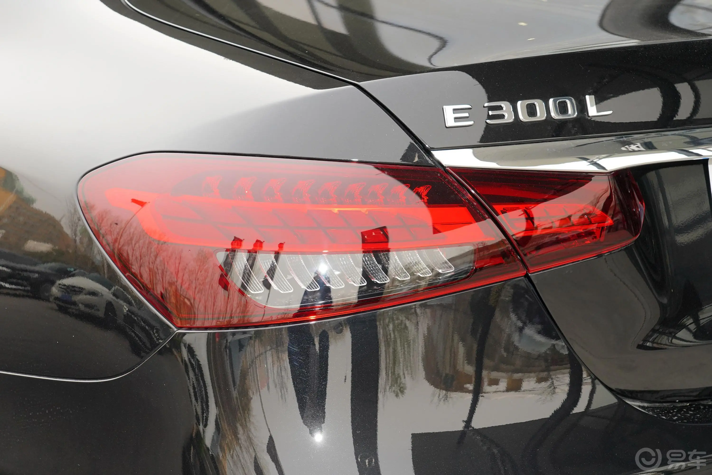 奔驰E级改款 E 300 L 豪华型外观