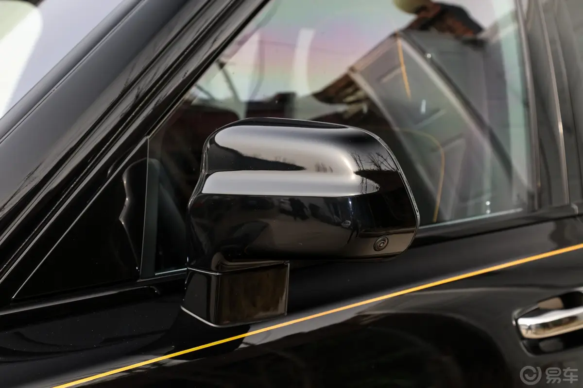 库里南6.7T Black Badge主驾驶后视镜背面