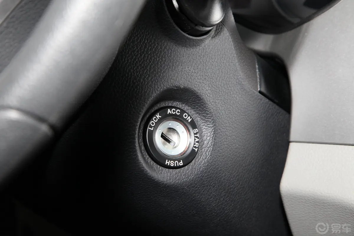 瑞风M42.0L 手动商旅版 7座 汽油钥匙孔或一键启动按键