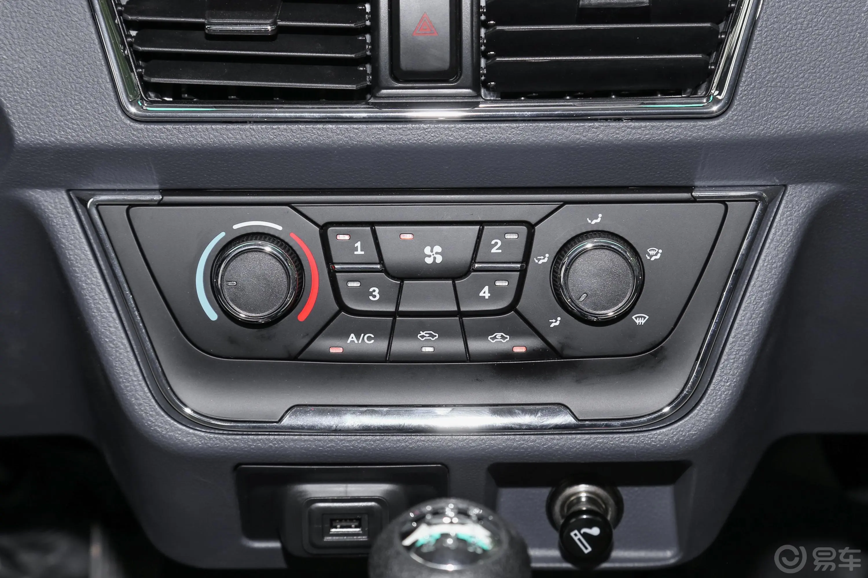 鑫卡S521.6L 标准型SWD16MS 国VI内饰