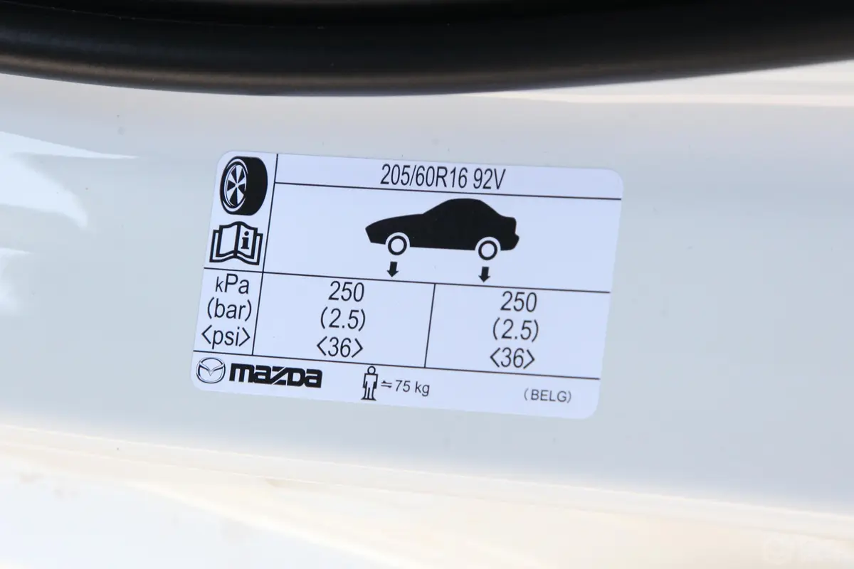 马自达3 昂克赛拉1.5L 自动质型版胎压信息铭牌