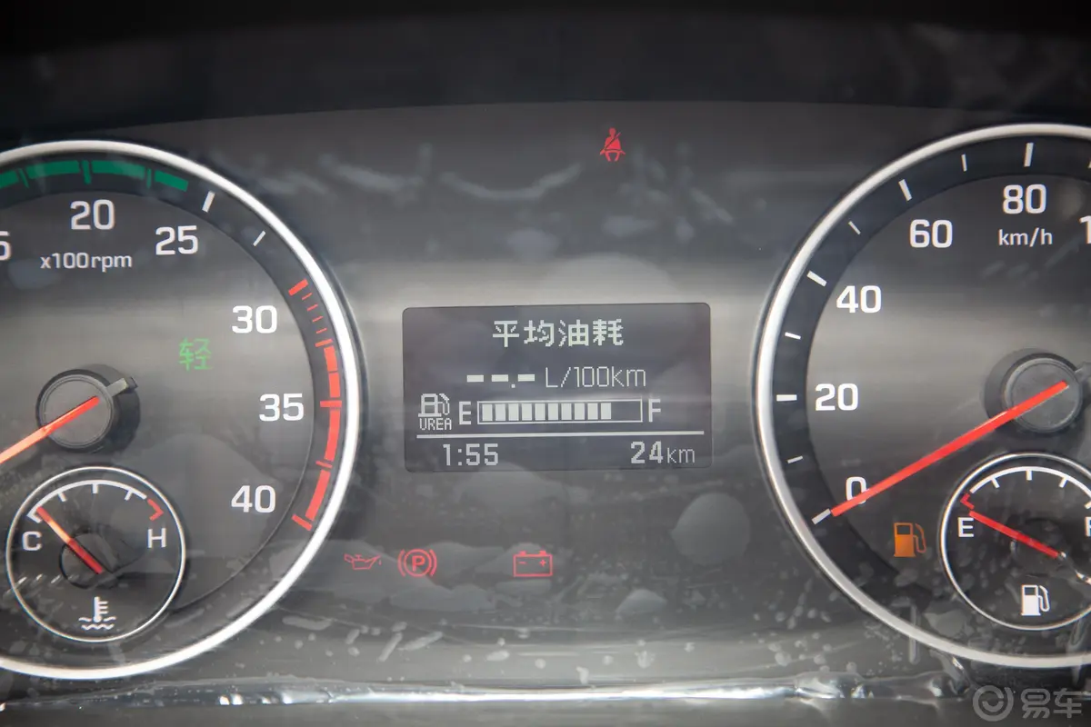 盛图康明斯 2.8L 150马力 3300轴距 4X2单排栏板内饰