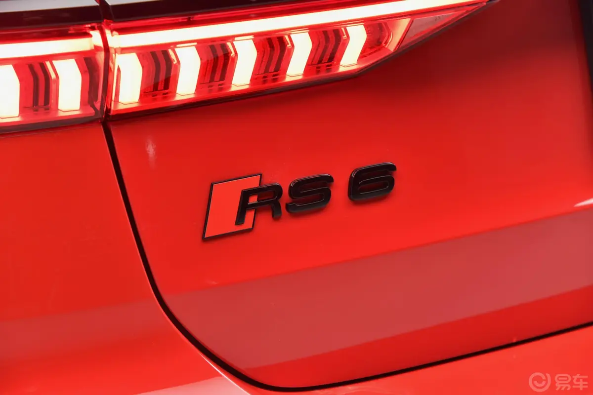 奥迪RS 6RS 6 4.0T Avant外观