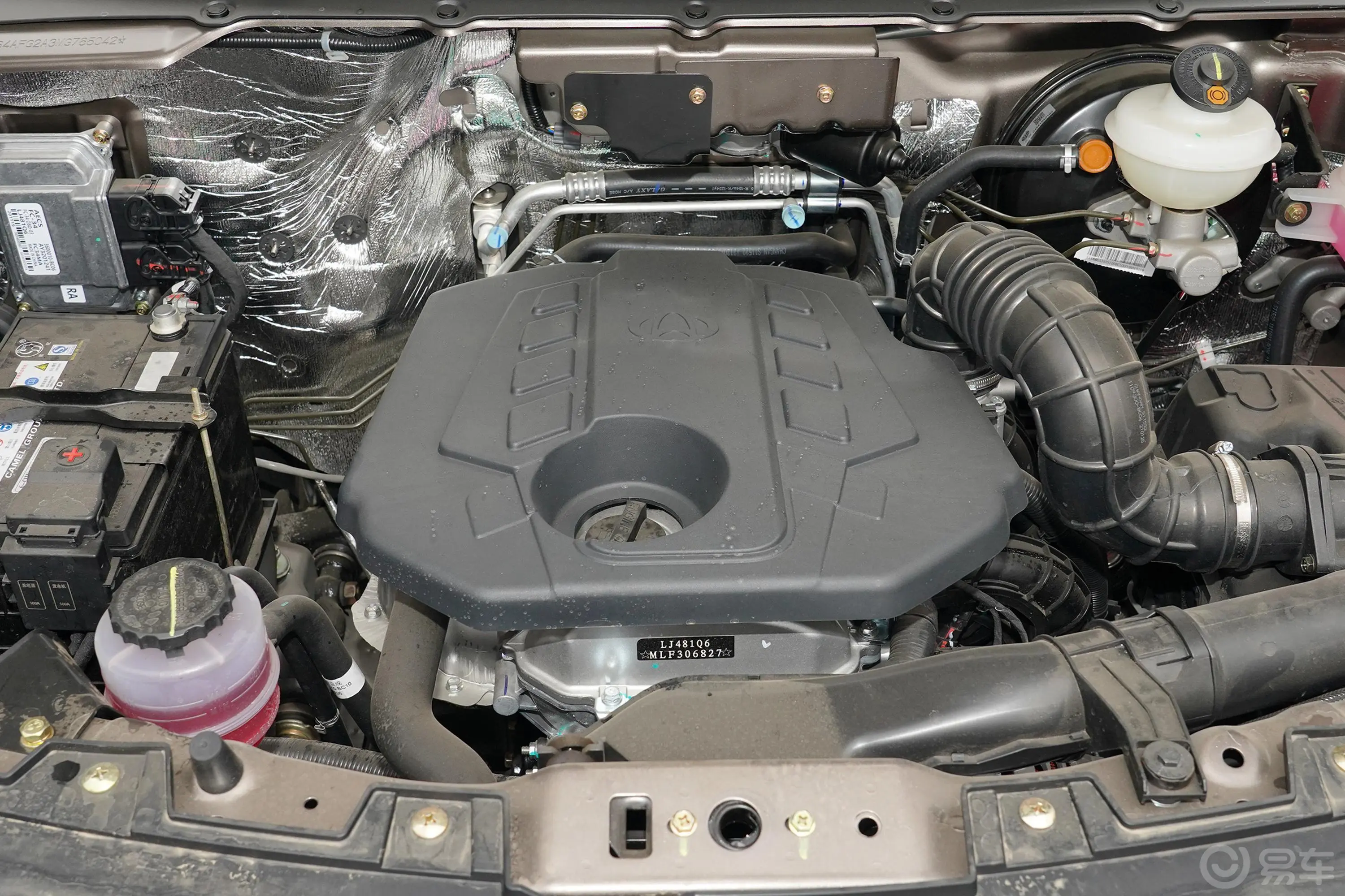 睿行M902.0L 手动 标准型 高顶 7座 国VI外观