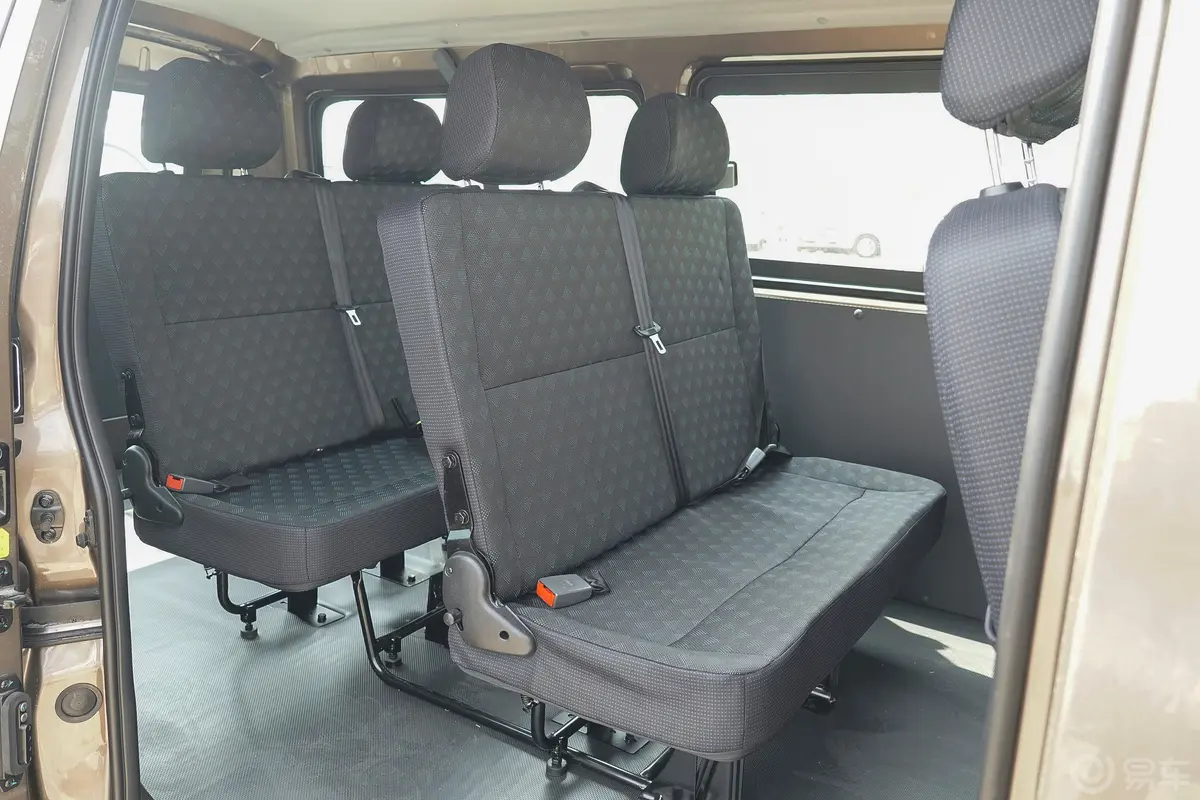 风景G5多用途乘用车 2.0L 手动 商运版 6座 国VI后排座椅