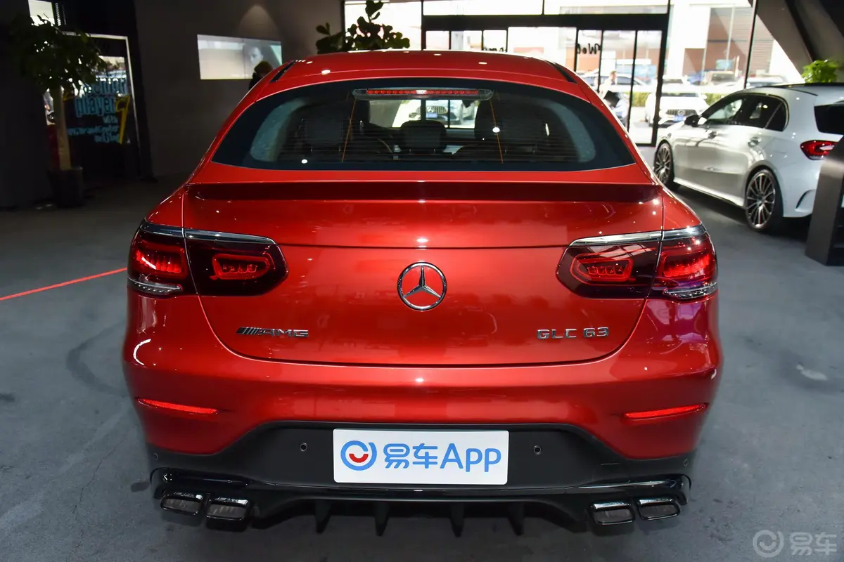 奔驰GLC轿跑 AMGAMG GLC 63 4MATIC+ 轿跑SUV正后水平