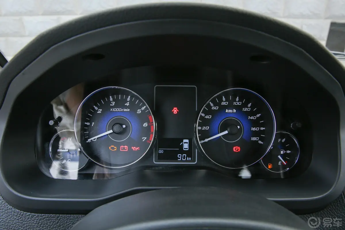 小老虎1.5T  手动三开门舒适版 汽油仪表盘
