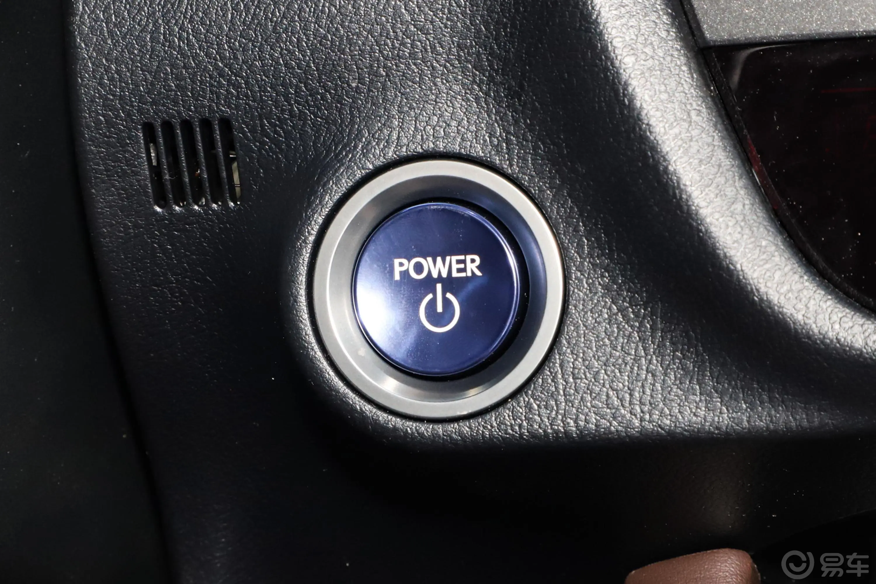 雷克萨斯RX改款 450hL 豪华版 6座钥匙孔或一键启动按键