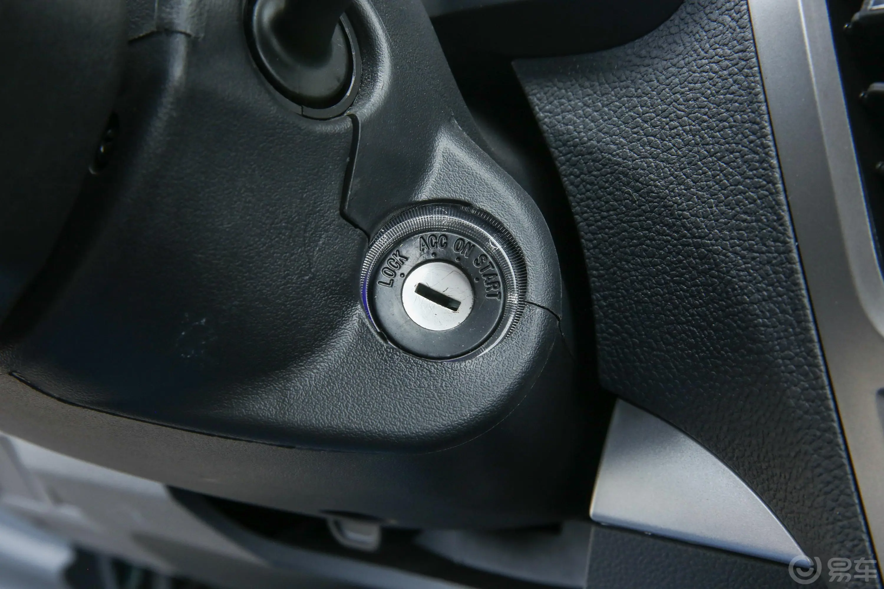 小老虎1.5T  手动三开门舒适版 汽油钥匙孔或一键启动按键