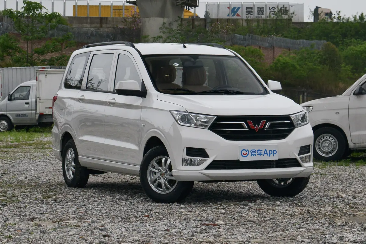 五菱宏光S1.5L 手动 标准型外观