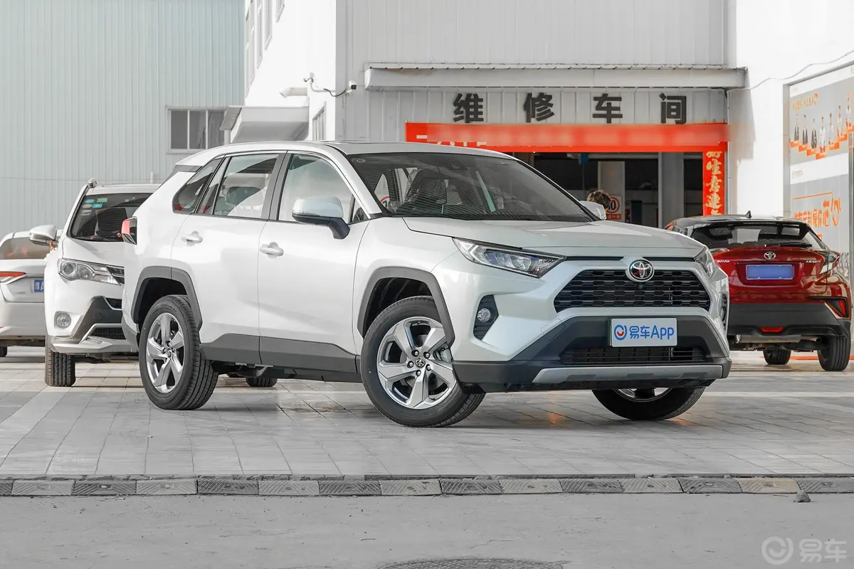 RAV4荣放2.0L CVT 两驱 风尚Plus版备胎