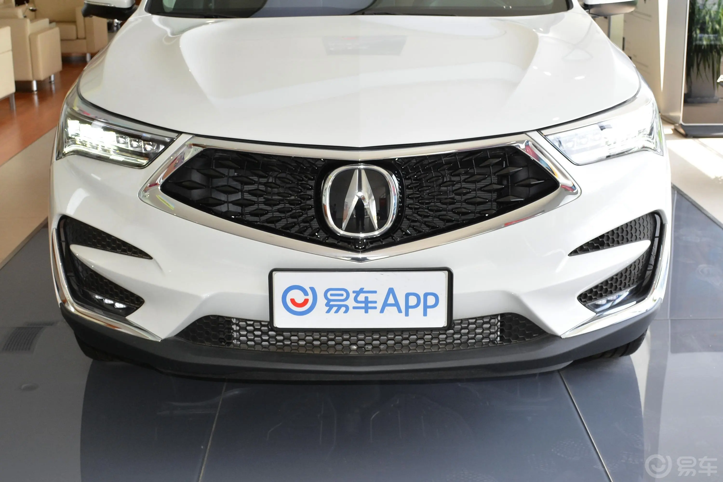 讴歌RDX2.0T 四驱 钻享版外观