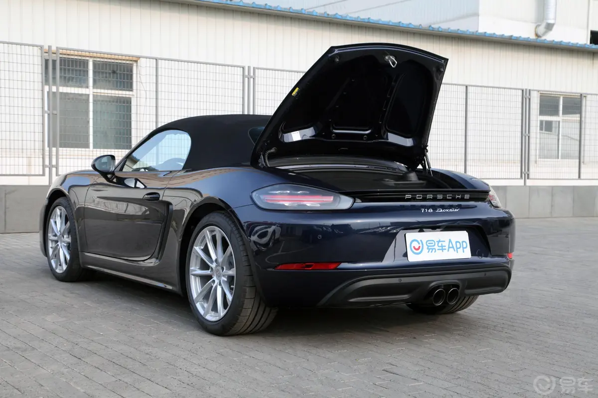 保时捷718Boxster 2.0T空间