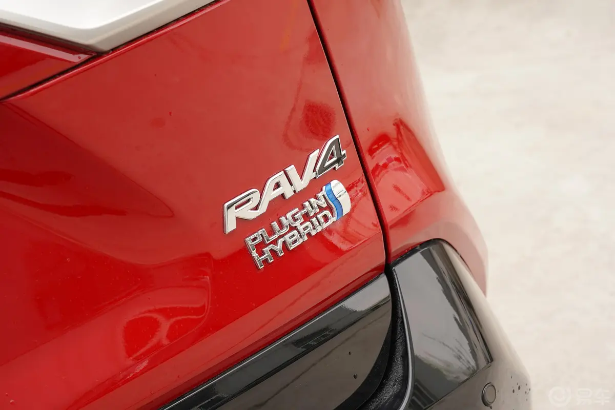 RAV4荣放 双擎E+2.5L 四驱旗舰Pro外观