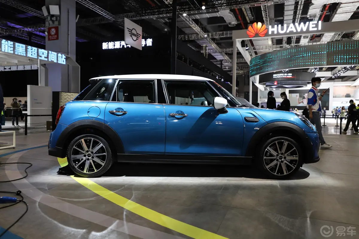 MINI1.5T COOPER 艺术家 五门版外观