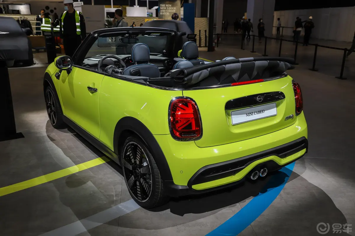 MINI CABRIO2.0T COOPER S CABRIO Sidewalk外观