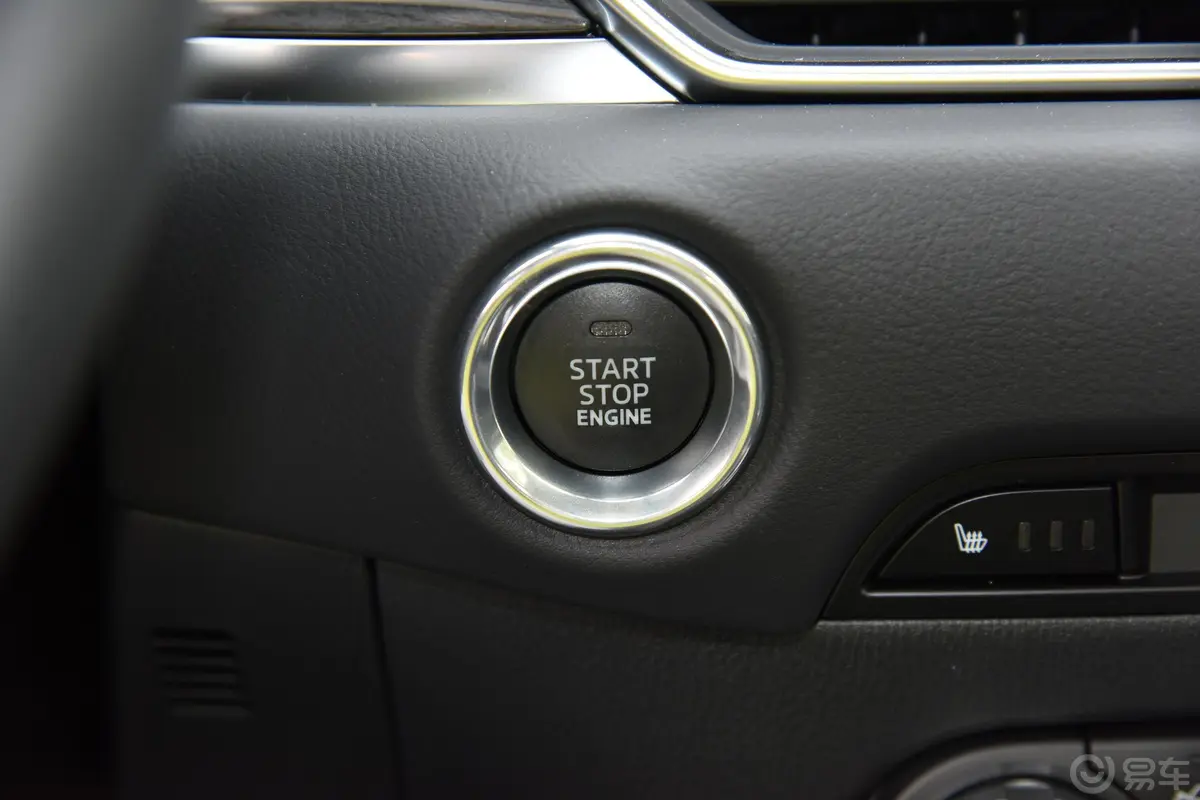 马自达CX-52.0L 手自一体 两驱 智尊型钥匙孔或一键启动按键