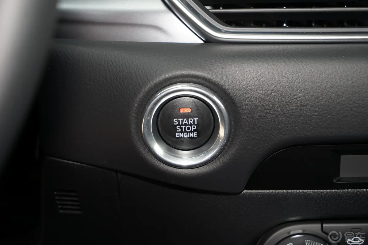 马自达CX-52.0L 手自一体 两驱 智慧型钥匙孔或一键启动按键