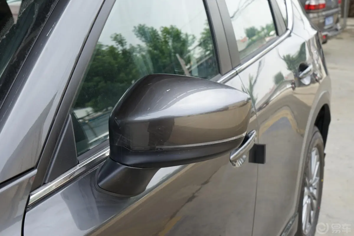 马自达CX-52.0L 手自一体 两驱 智慧型主驾驶后视镜背面