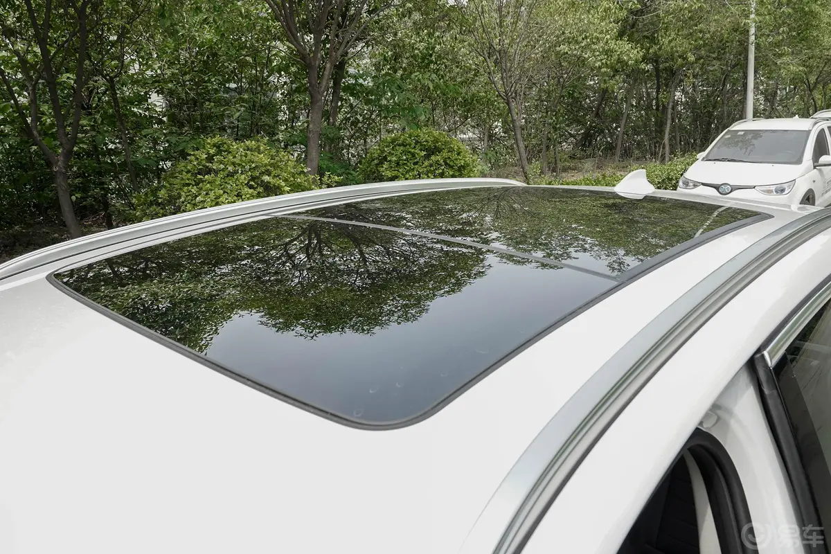 宝马X3改款 xDrive 25i 豪华套装天窗