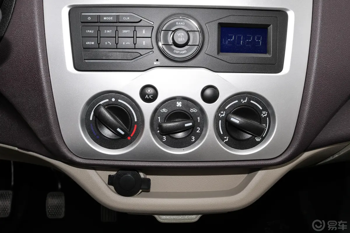 长安星卡1.5L 长轴版 单排 标准型空调