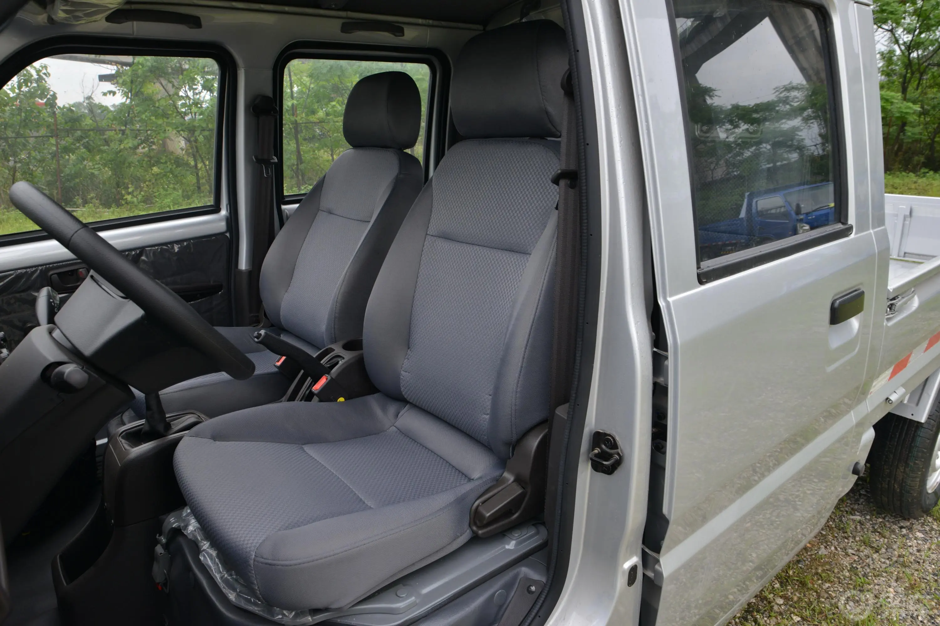 五菱荣光小卡1.5L 双排标准型空调版 5座驾驶员座椅