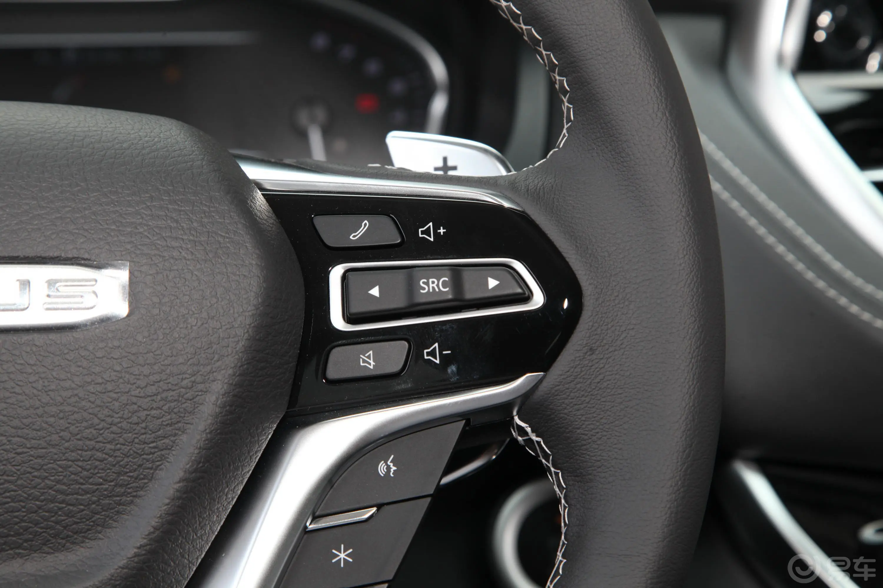 大通G20PLUS 2.0T 自动尊享版 汽油右侧方向盘功能按键