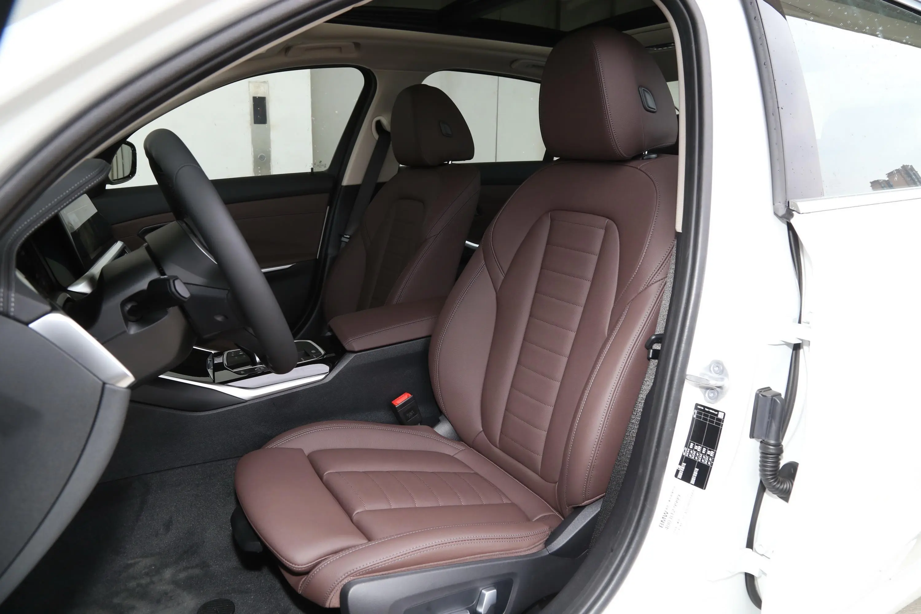 宝马3系改款2 320Li M运动套装驾驶员座椅