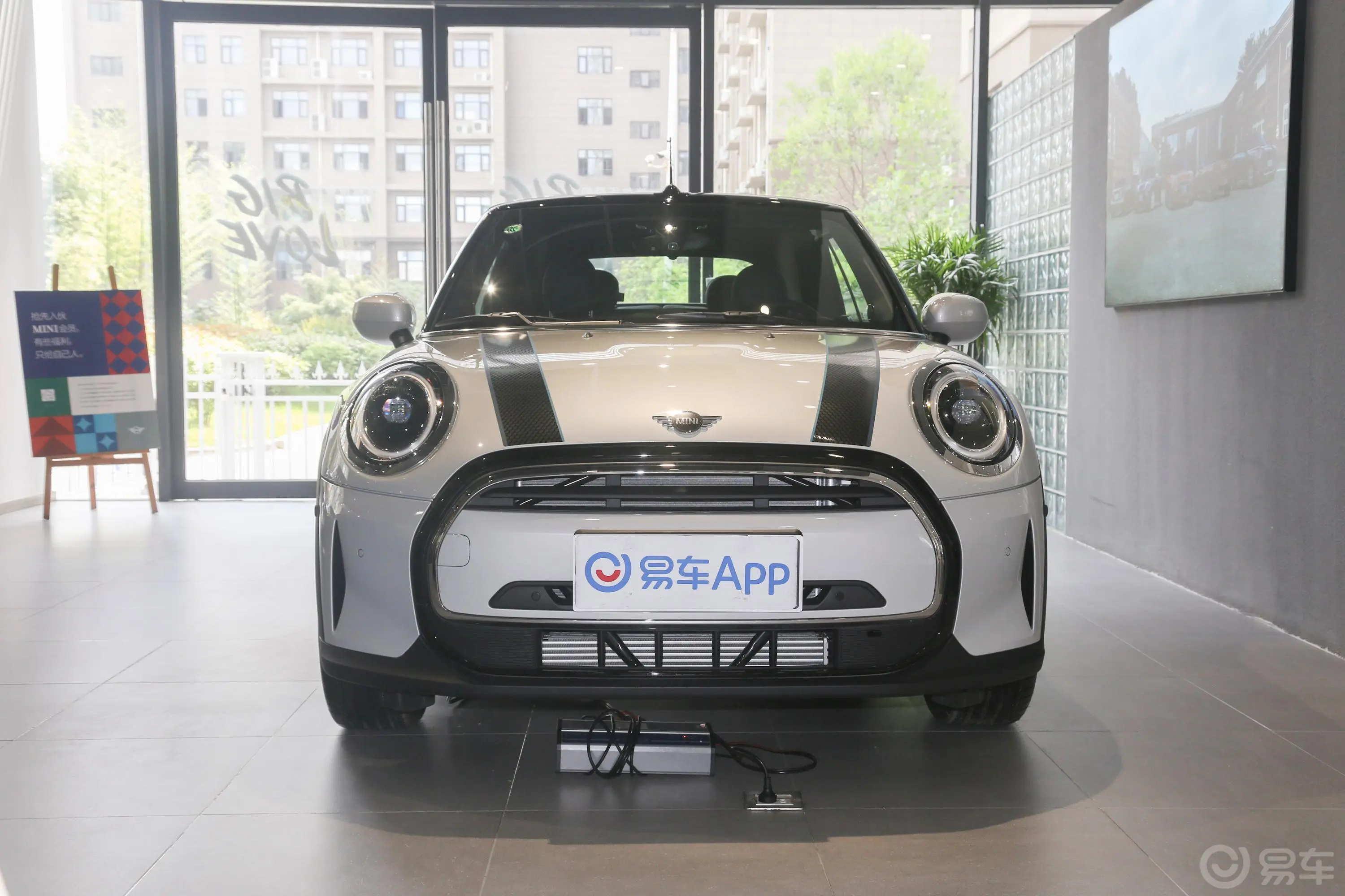 MINI CABRIO1.5T COOPER CABRIO Sidewalk正前水平