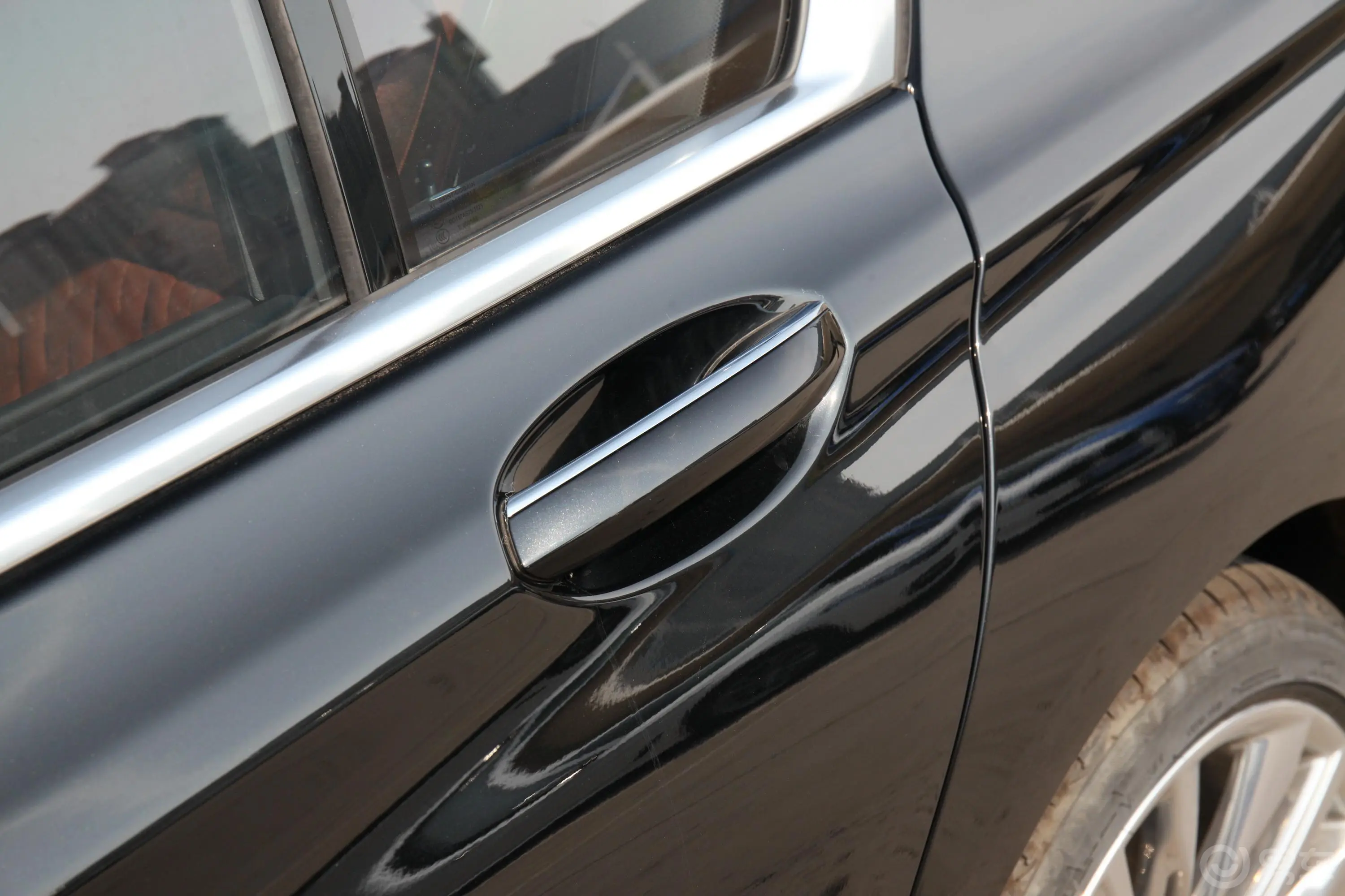 宝马7系改款 M760Li xDrive V12 豪华套装驾驶员侧后门把手