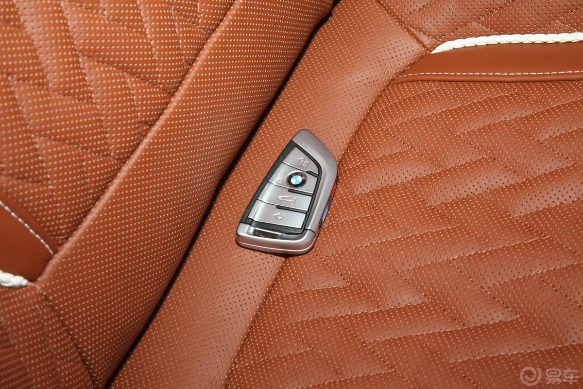 宝马7系改款 M760Li xDrive V12 豪华套装钥匙正面