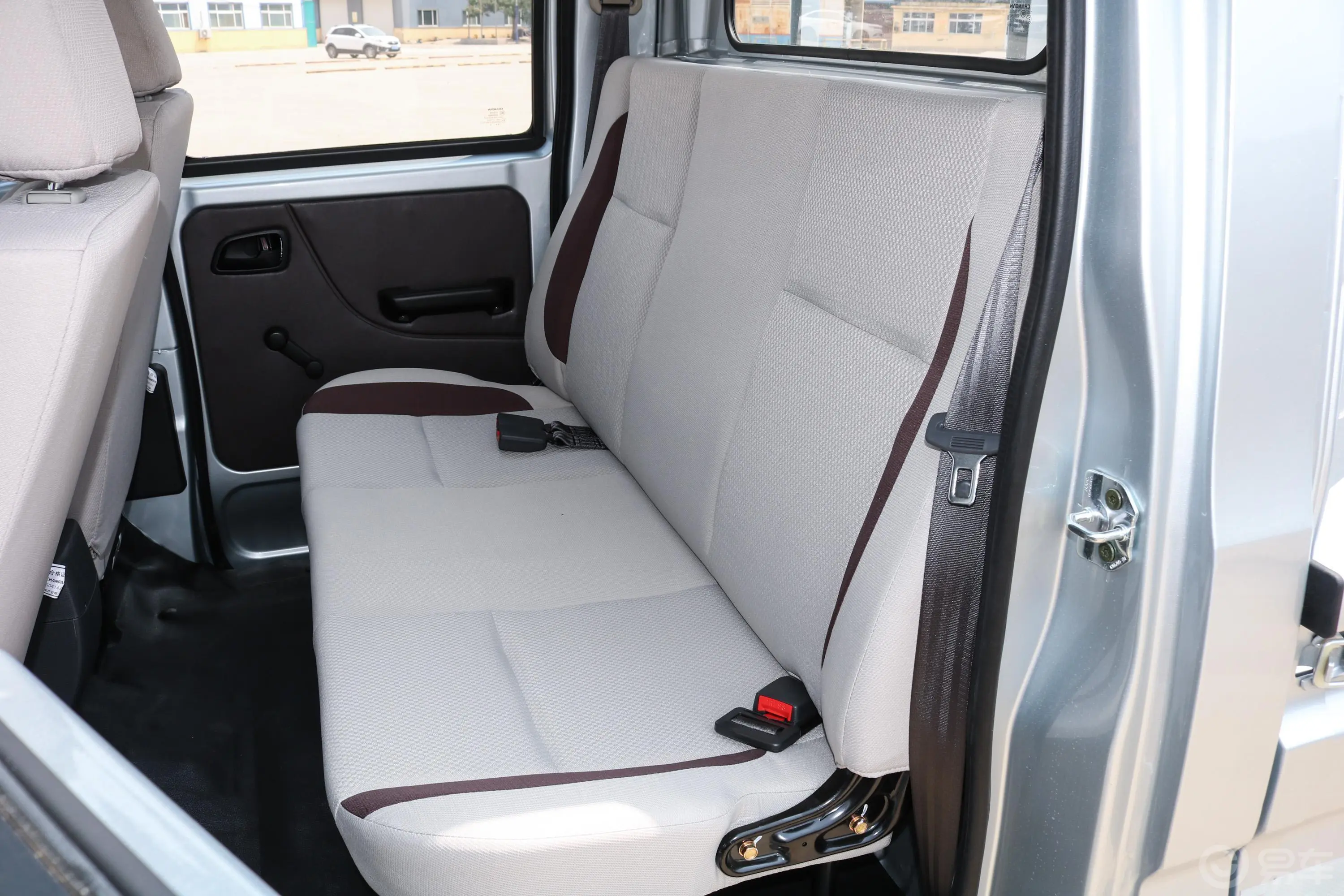 长安星卡1.5L 长轴版 双排 基本型后排座椅