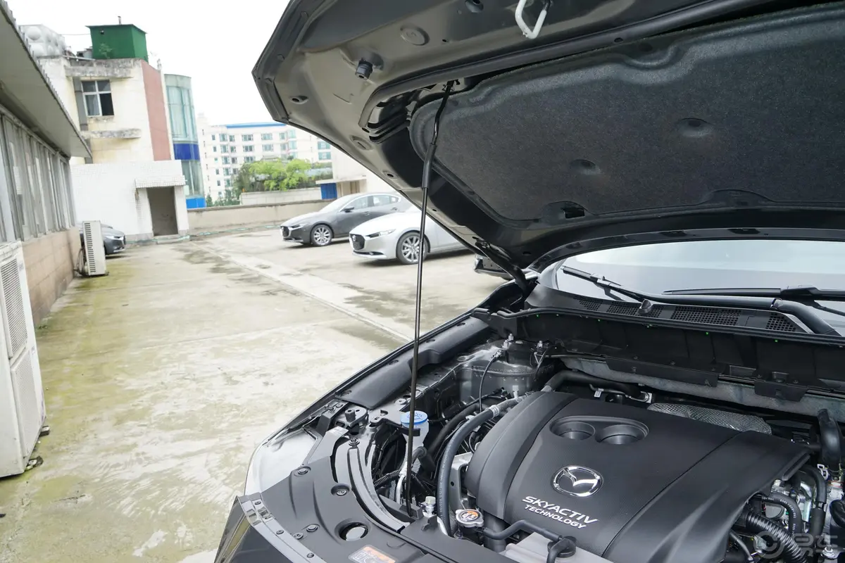 马自达CX-52.5L 手自一体 四驱 旗舰型外观