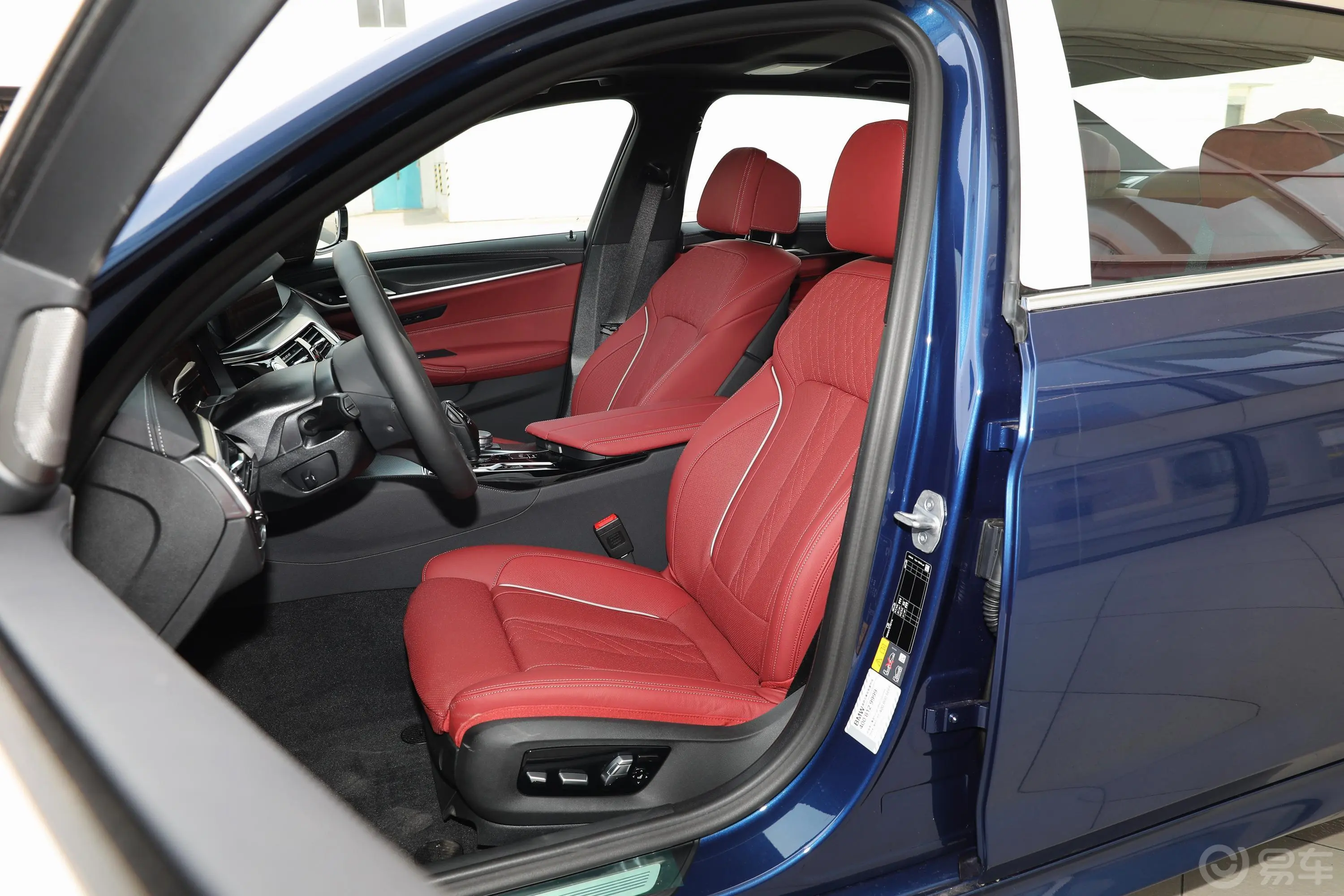 宝马5系 插电混动改款 535Le 先锋版M运动套装驾驶员座椅