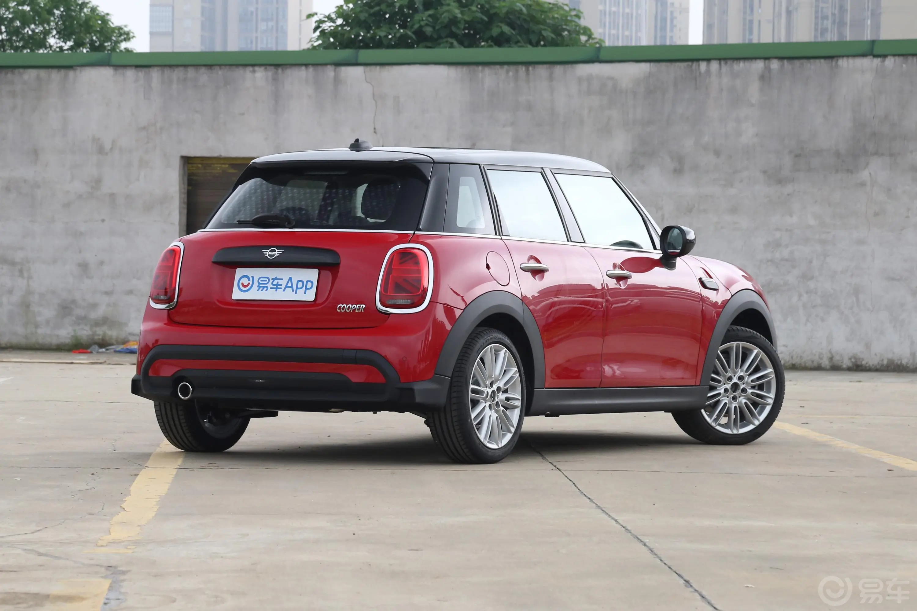 MINI1.5T COOPER 经典派 五门版侧后45度车头向右水平