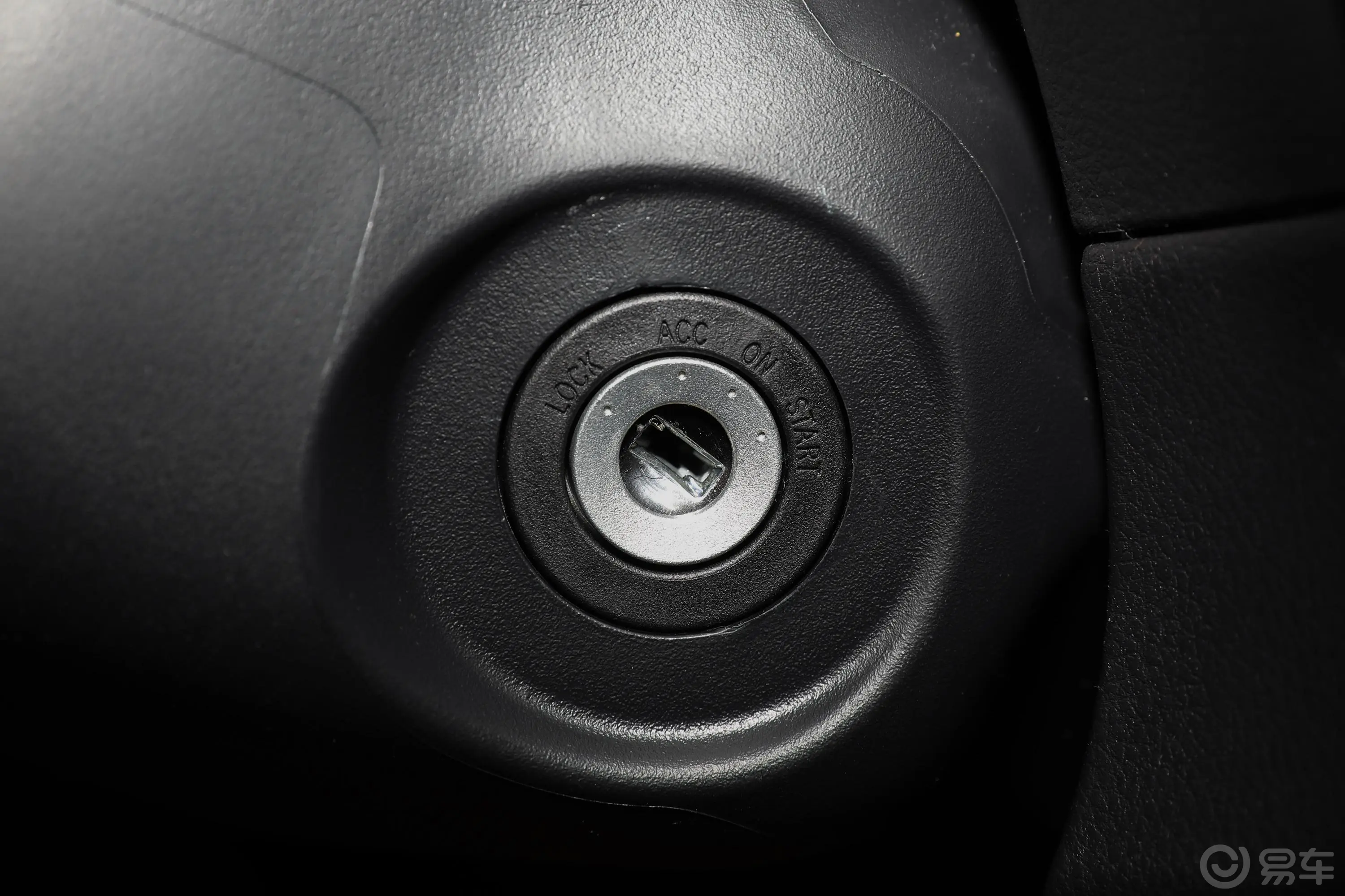 威驰FS1.5L CVT 锋驰版钥匙孔或一键启动按键