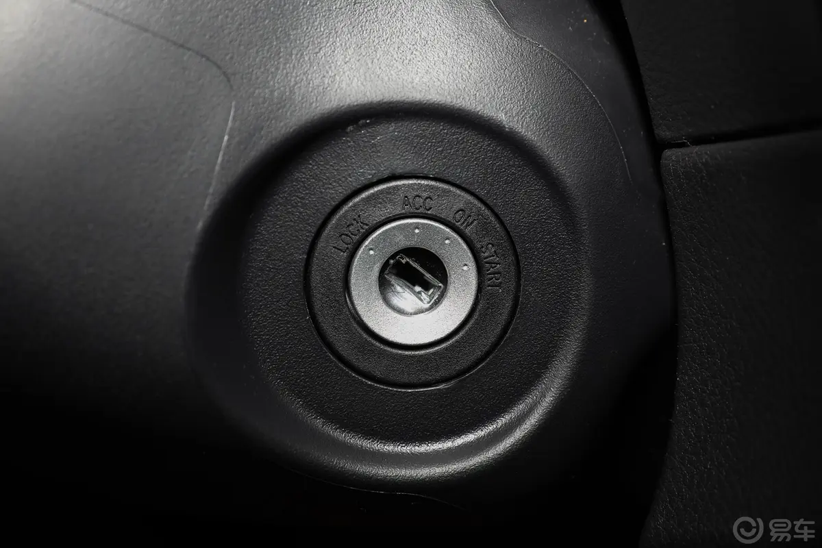 威驰FS1.5L CVT 锋驰版钥匙孔或一键启动按键