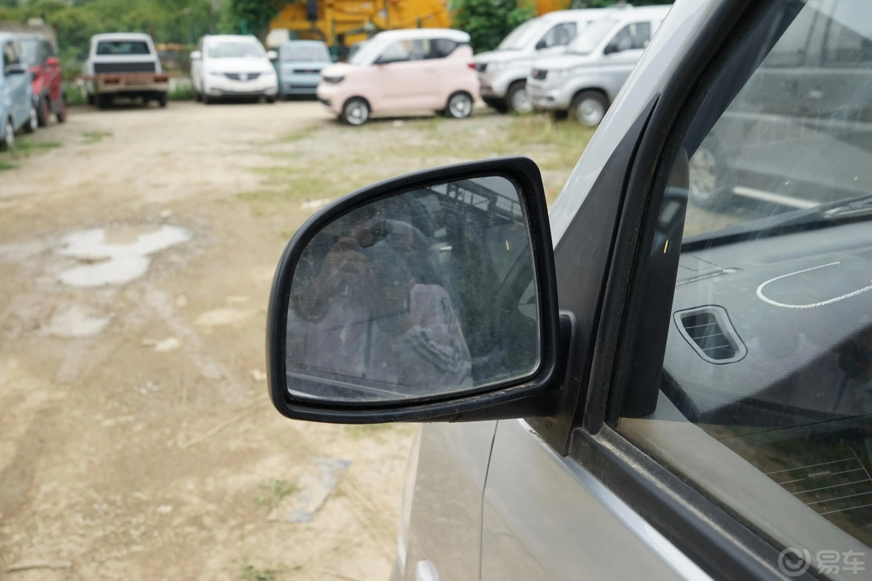 五菱荣光1.5L 手动 加长标准型 封窗车(空调版) 2座 国VI后视镜镜面
