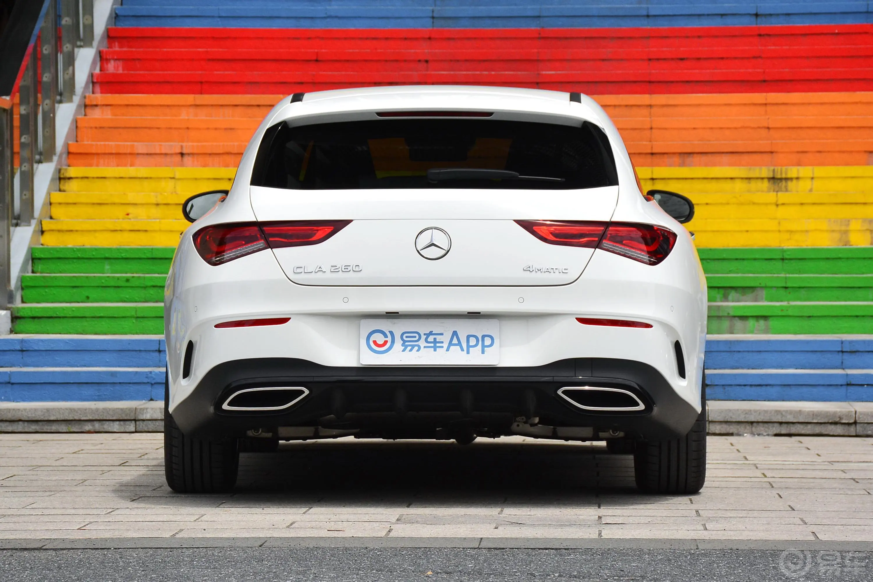 奔驰CLA级CLA 260 4MATIC 五门猎跑车正后水平